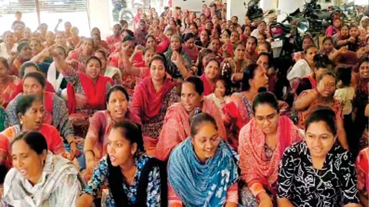 WAGHODIA: વાઘોડિયા તાલુકામાં આંગણવાડી કાર્યકર બહેનો તેમજ તેડાગર બહેનોની હડતાલ 