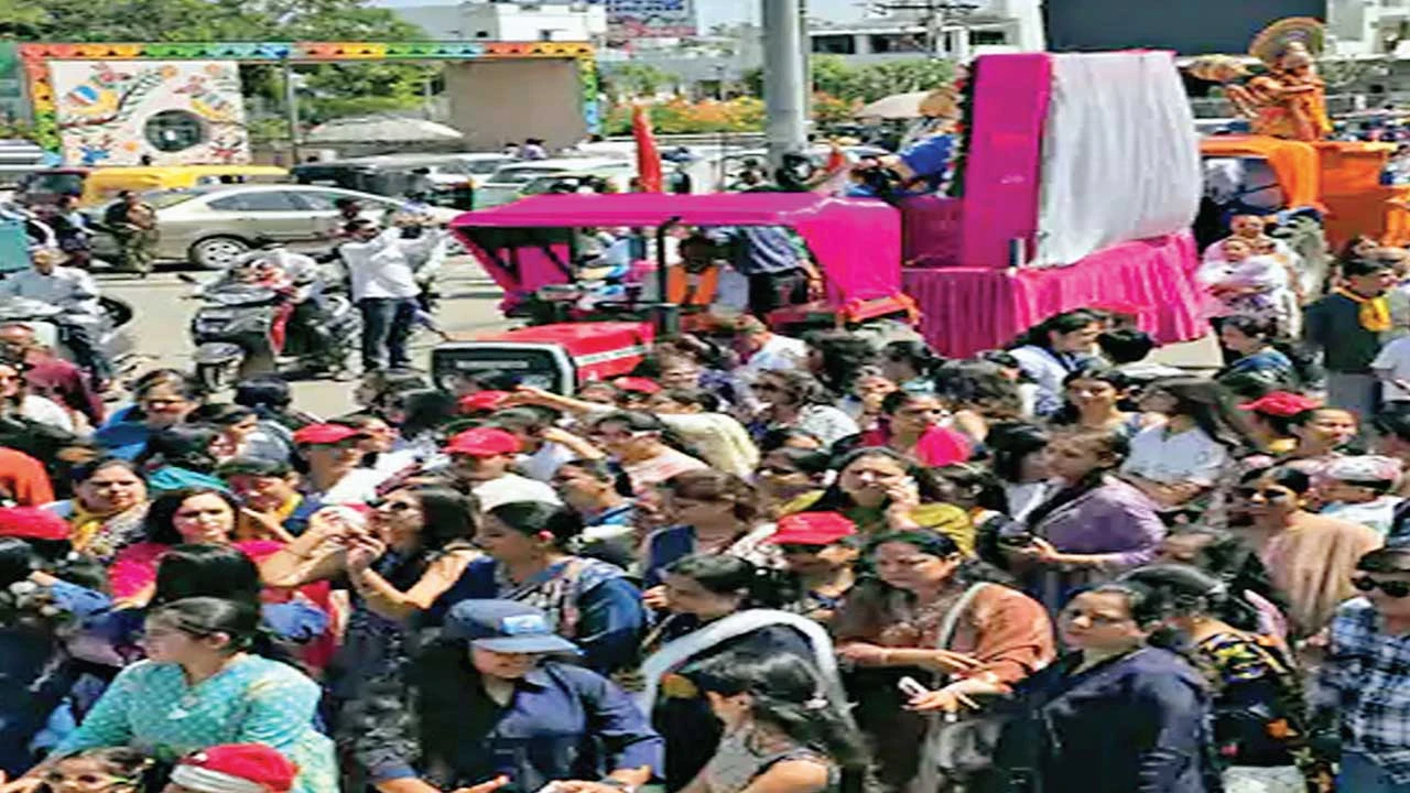 હિંમતનગરમાં સિંધી સમાજ દ્વારા ચેટીચાંદ પર્વની ઉજવણી કરાઈ.