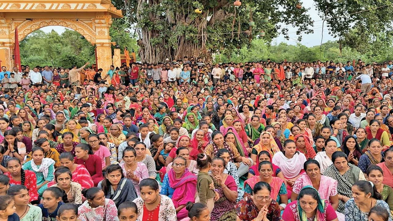 Khambhat: વટાદરા રોકડિયા હનુમાનજી મંદિરે વિરાટ મહેરામણ 