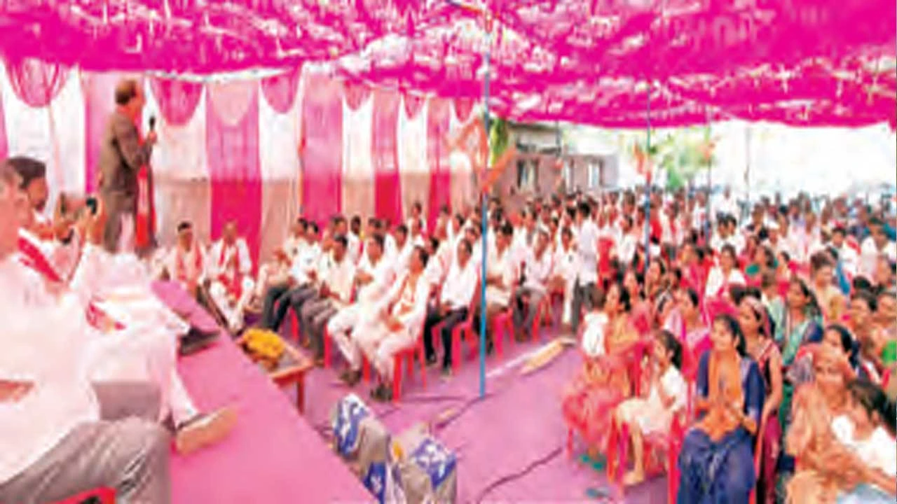 દેડિયાપાડાના સાગબારા તાલુકાના ખોપી જિલ્લા પંચાયતમાં ચૂંટણીલક્ષી બેઠક યોજાઇ.