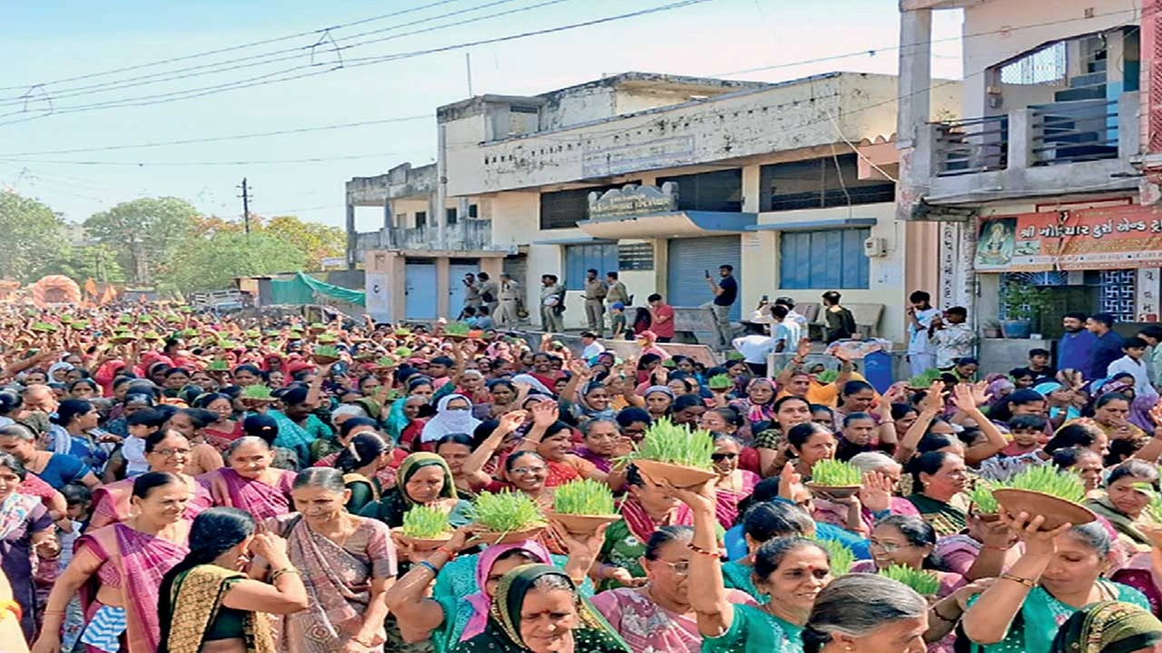 પ્રાંતિજમાં રામનવમી નિમિત્તે ભવ્ય શોભાયાત્રા યોજાઈ.