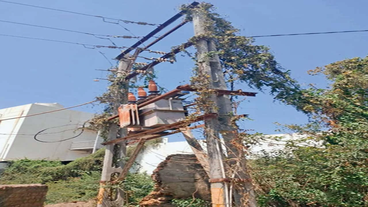 હિંમતનગર: શામળપુરમાં નવી DP વર્ષથી શોભાના ગાંઠિયા સમાન; કનેક્શન વિનાની DP.