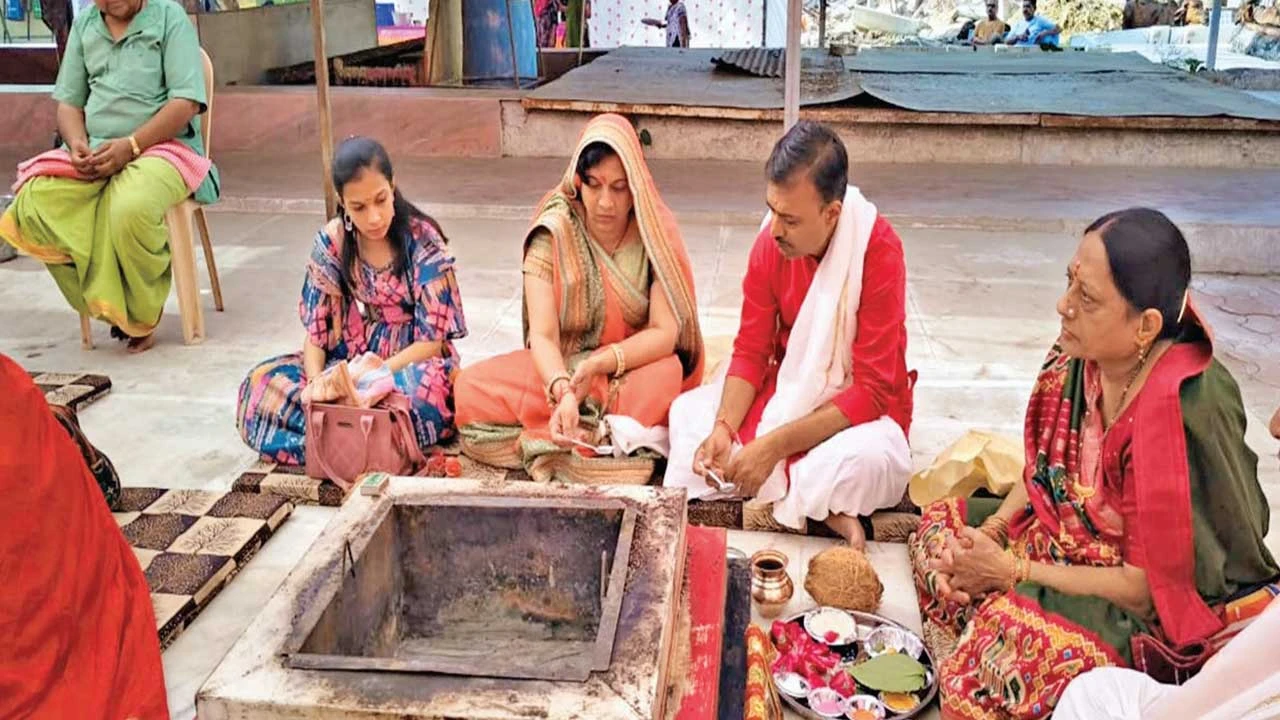 Dhandhuka: ધંધૂકા શહેરના ભવાની મંદિરમાં ચૈત્ર નવરાત્રી મહોત્સવ નિમિતે નવચંડી યજ્ઞ યોજાયો 