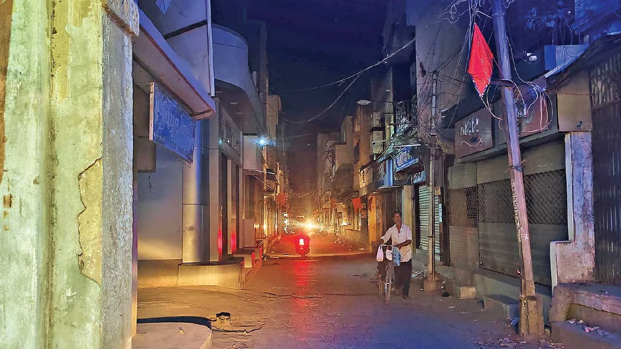 Thangadh: થાનમાં મુખ્ય બજારની સ્ટ્રીટ લાઈટ ગુલ રહેતા હાલાકી 