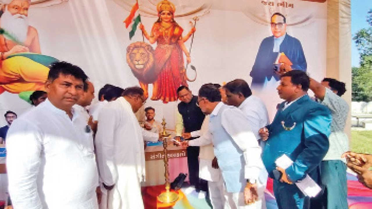 Godhra: ગોધરા ખાતે વાલ્મીકિ સમાજનો સંયુક્ત સત્કાર સમારંભ યોજાયો 