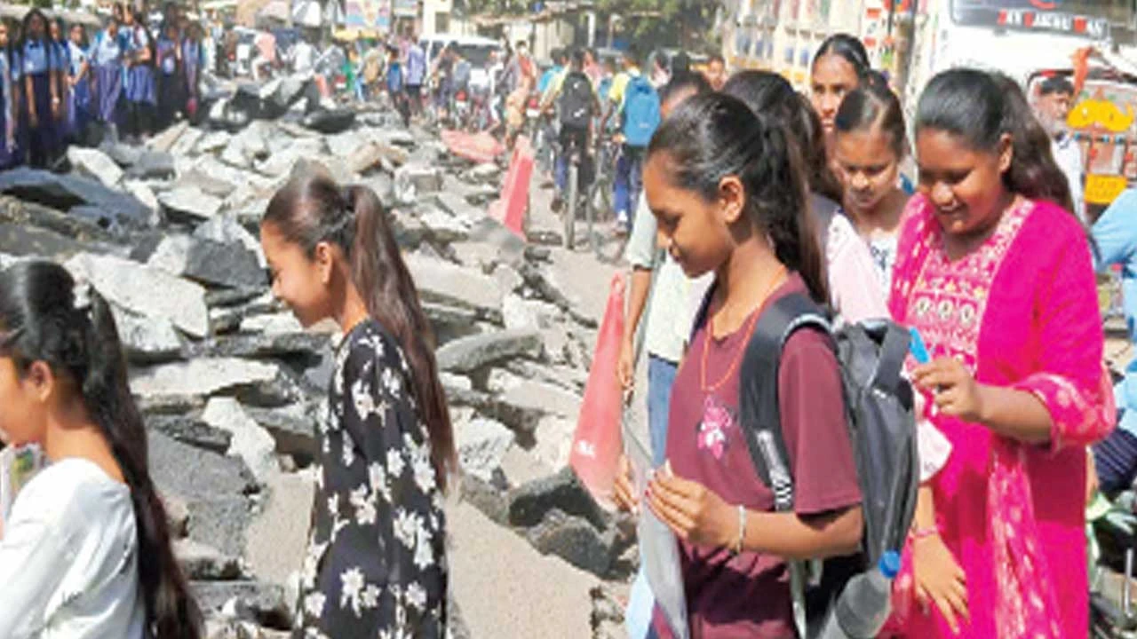 Vadodara: વાઘોડિયામાં માડોધર નવીન રોડ કામગીરીનું અણઘડ આયોજન 