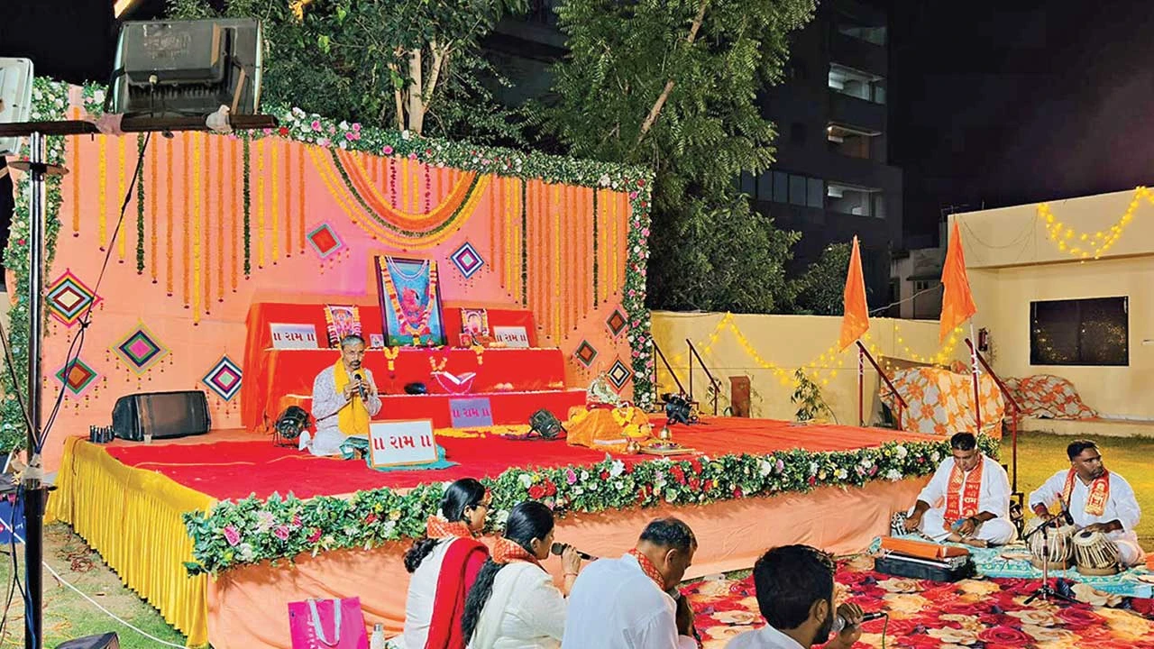 આણંદમાં હનુમાનજીના જન્મોત્સવ નિમિત્તે રામેષ્ટ સુંદરકાંડ પરિવાર દ્વારા ભક્તિનો ઉમંગ છલકાયો.