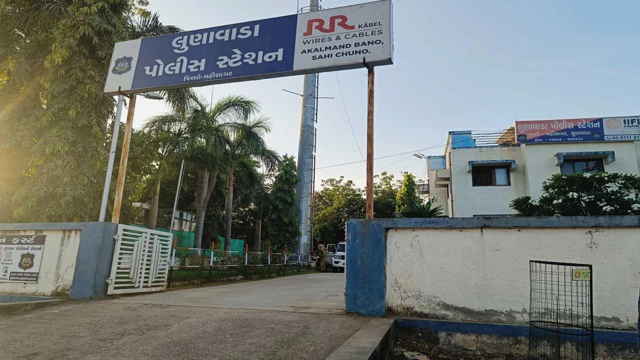 મહીસાગર: મહીસાગર LCB દ્વારા વિવિધ ગુનામાં સંડોવાયેલ 4 આરોપીઓની ધરપકડ કરવામાં આવી.