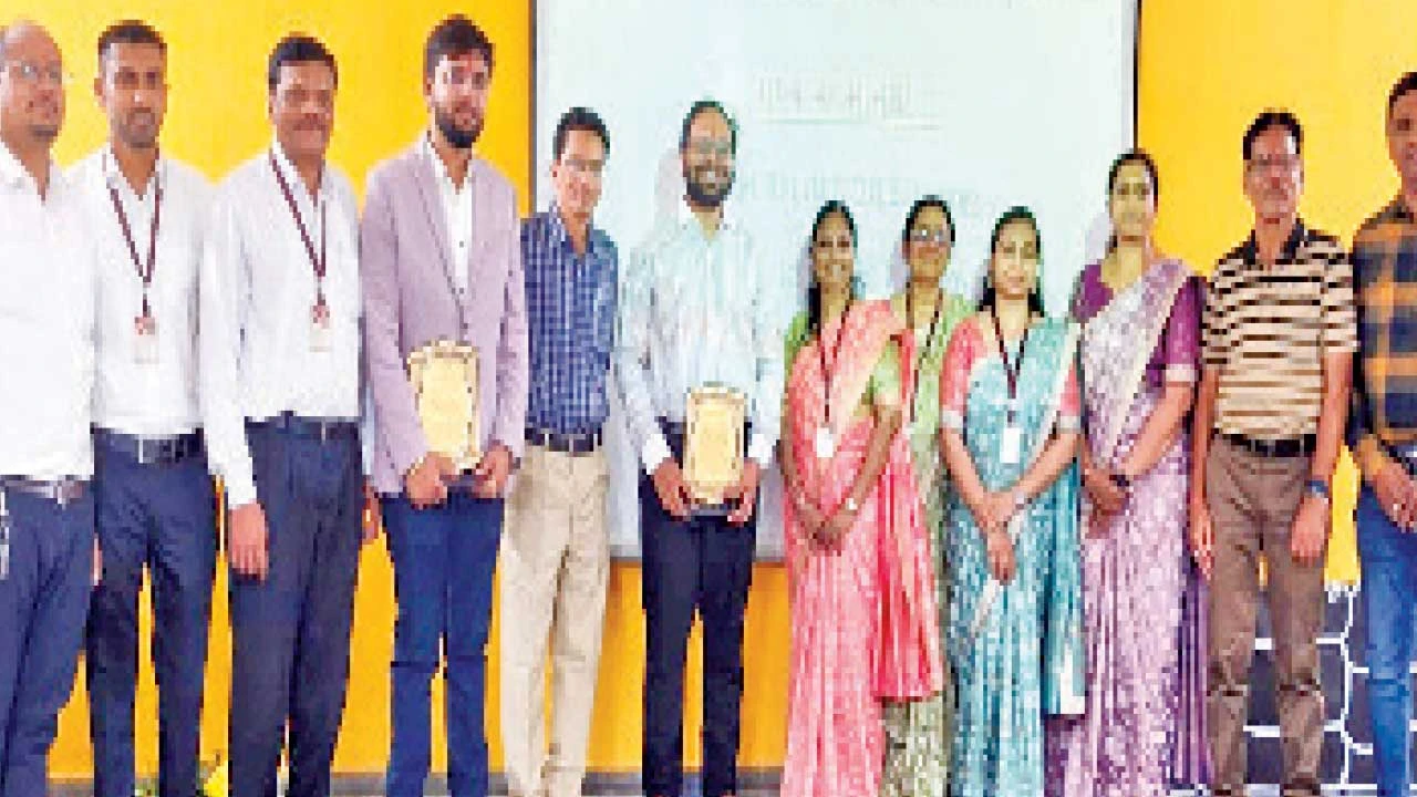 Dahod: દાહોદમાં પ્રતિભા સન્માન સમારોહ યોજાયો 