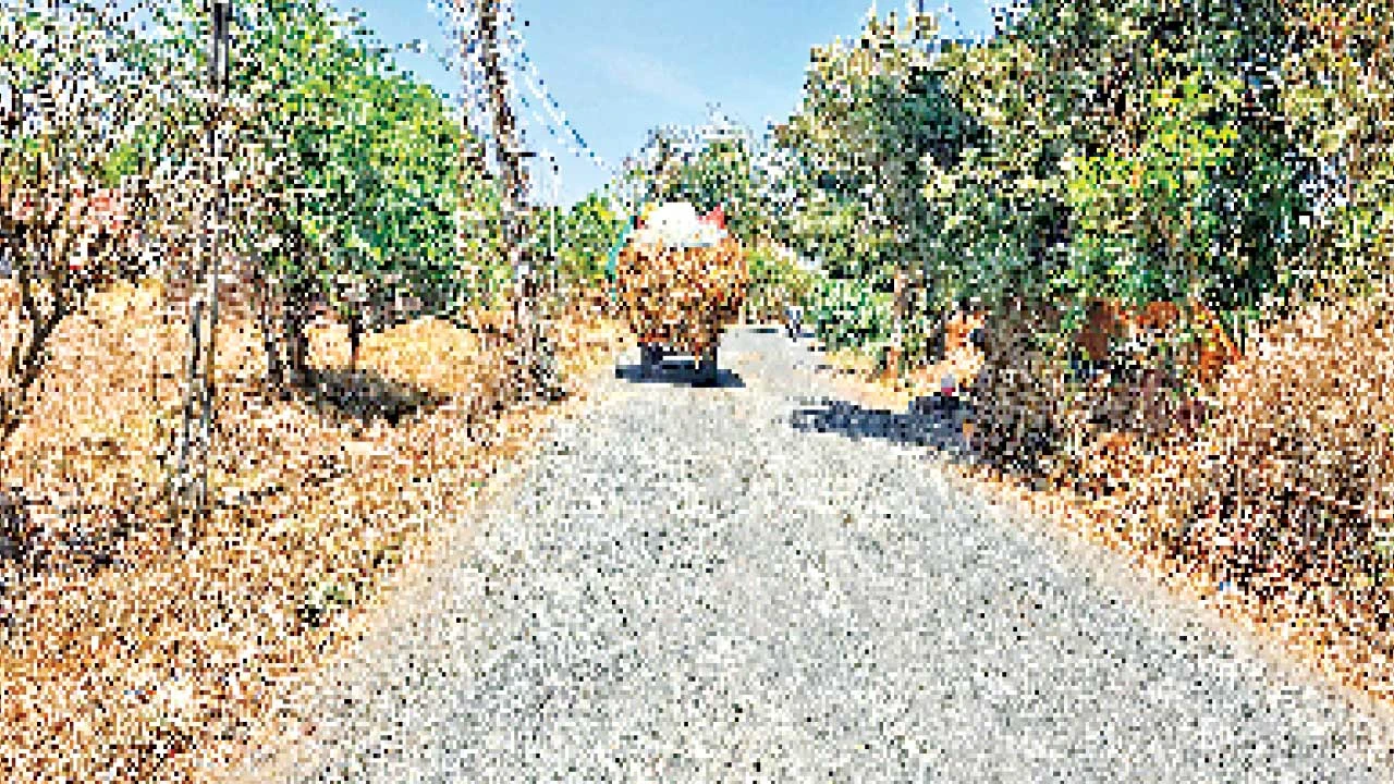 Dahod: મેથાણ વંદેલી મુખ્ય માર્ગ બિસમાર થતાં વાહન ચાલકોને મુશ્કેલી 