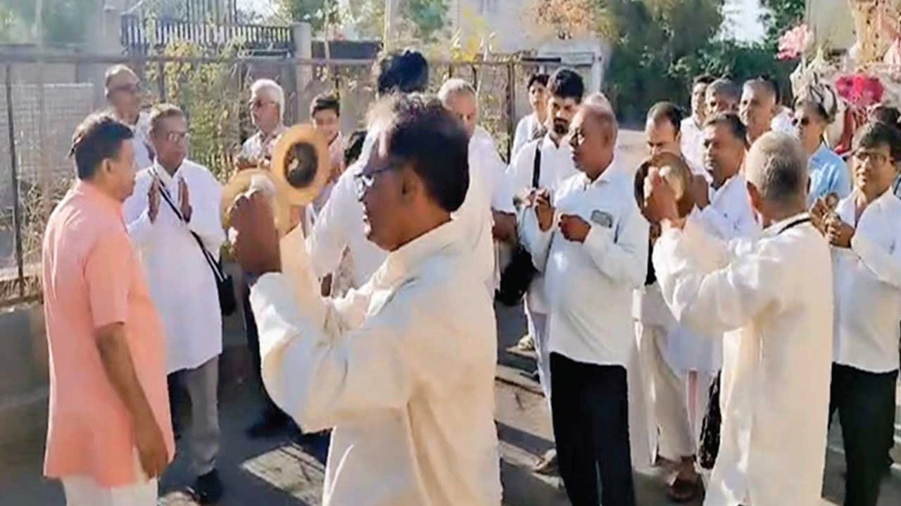 Dhandhuka: ધંધુકા ખાતે ઇસ્કોન દ્વારા ભવ્ય શોભાયાત્રા અને ધાર્મિક સમારોહ 