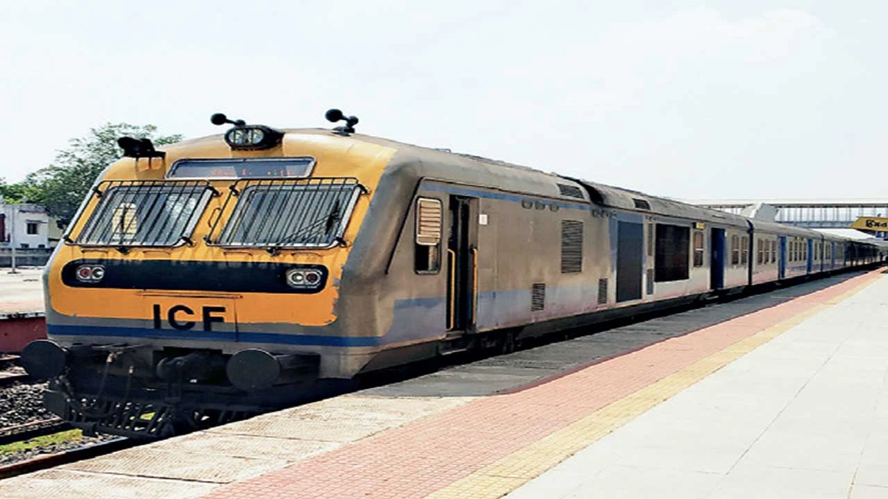 આગ્રા કેન્ટ-અસારવા EXPRESS ટ્રેન વાયા હિંમતનગર શરૂ, સાબરકાંઠા-અરવલ્લીના મુસાફરોને લાભ.