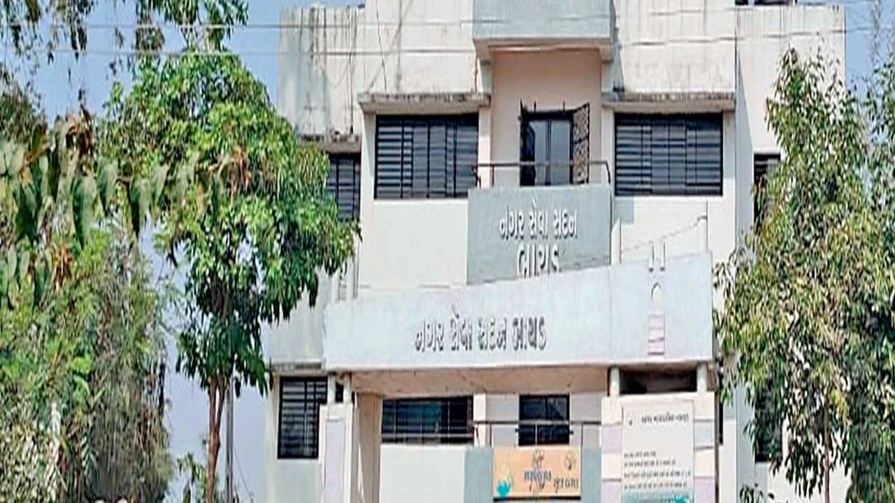 Aravalli: પૂર્વ આઈપીએસ મનોજ નિનામા જિ.પં.ના ભાજપના ઉમેદવાર 