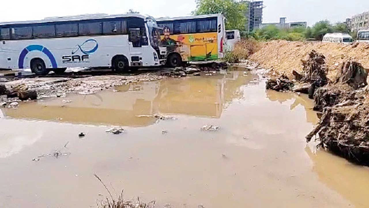 Bharuch: ઝનોરથી આવતી મીઠા પાણીની લાઈનમાં ભંગાણ પડતાં વેડફાટ 