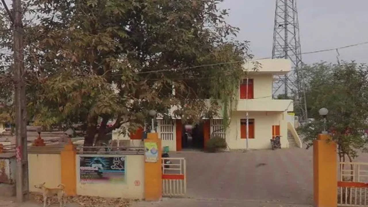 બોડેલી નગરપાલિકા ચૂંટણી: ભાજપે પાંચ ગ્રા. પંચાયતના પૂર્વ સરપંચોને ટિકિટ ફાળવી, રાજકીય ગરમાવો.