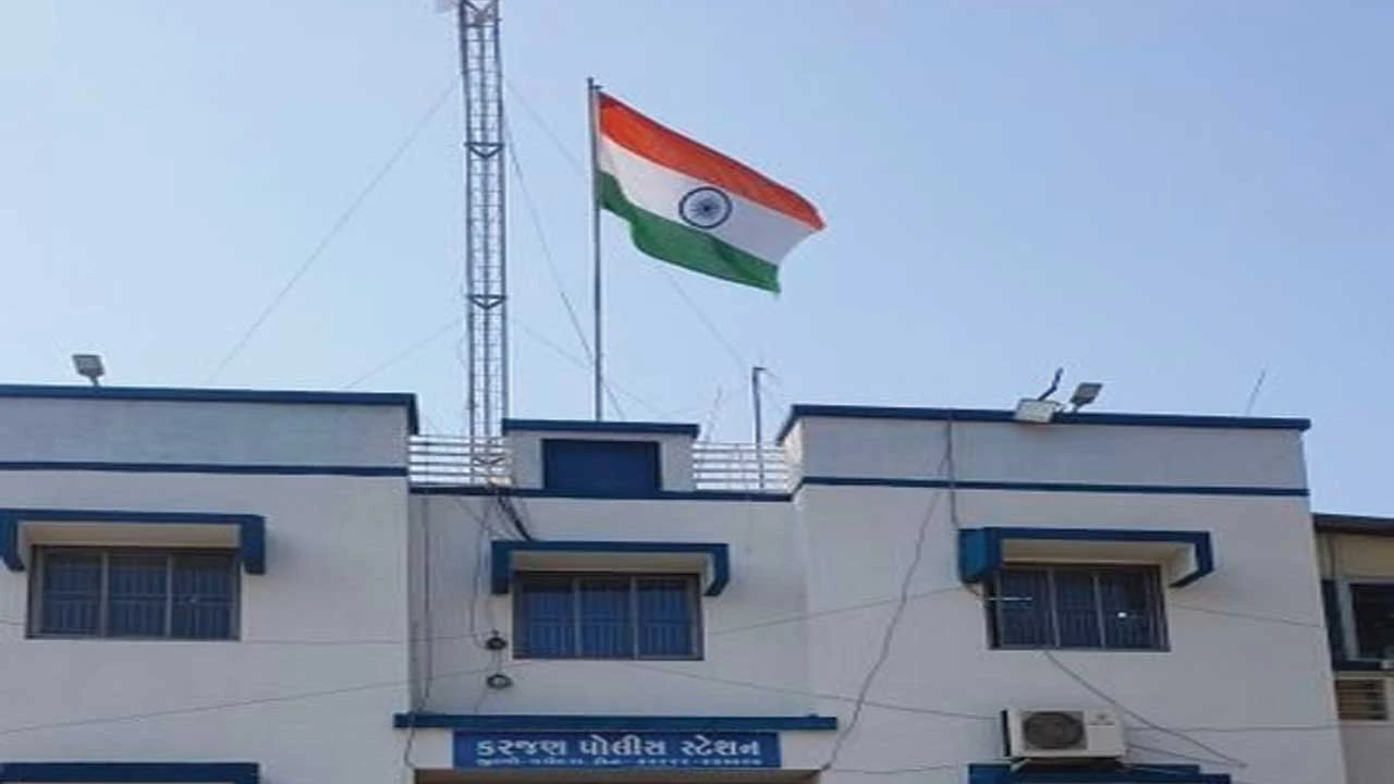 કરજણ નજીક અકસ્માતમાં 1નું મોત, 3 ગંભીર રીતે ઘાયલ.