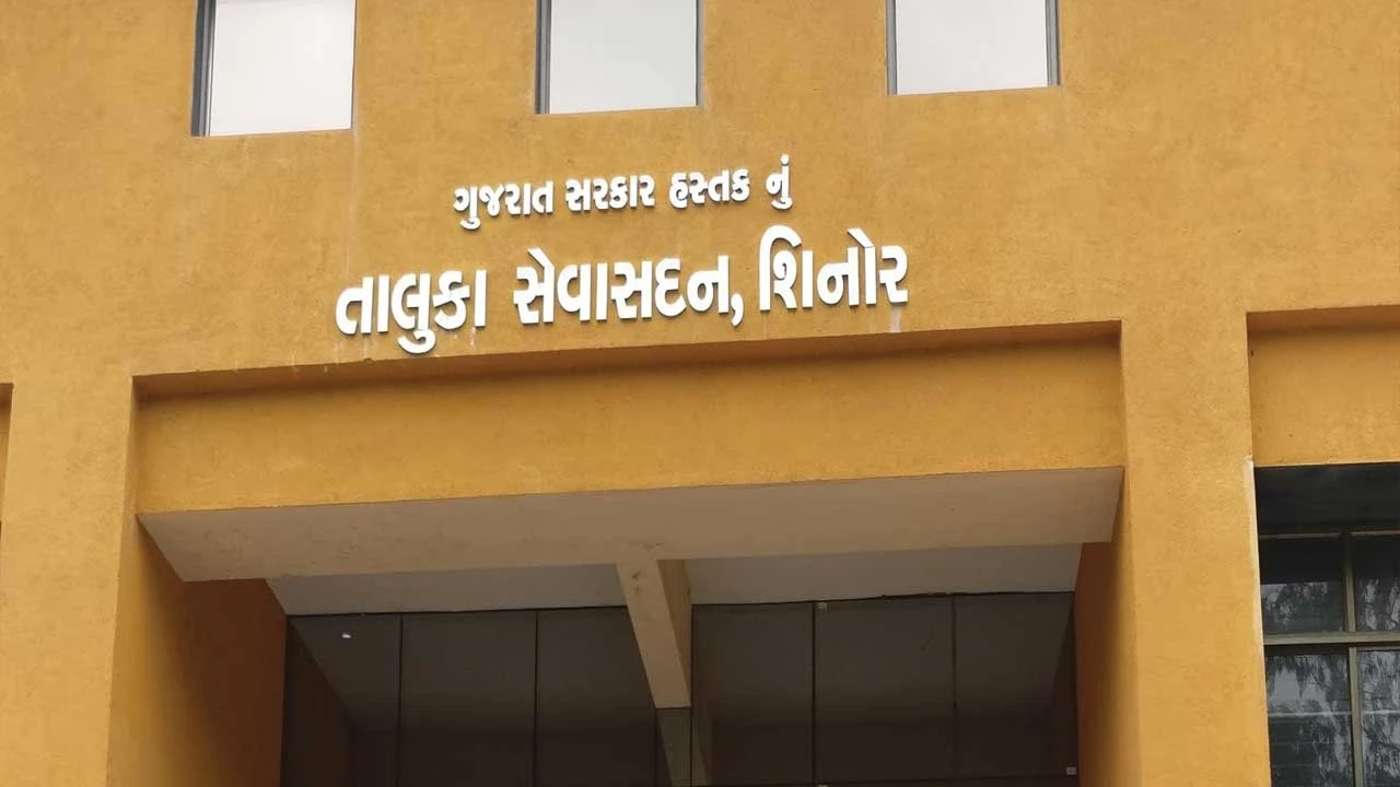 વડોદરા શિનોરમાં તા. પં.ની 16 બેઠક માટે ચોથા દિવસે 17 ફોર્મ ભરાયા.