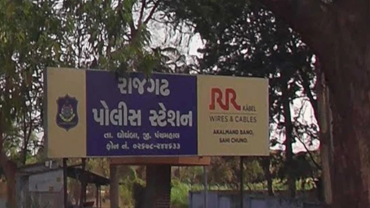 ગોધરા: દારૂની મહેફિલ માણતાં પાંચ શખ્સો ઝડપાયા.