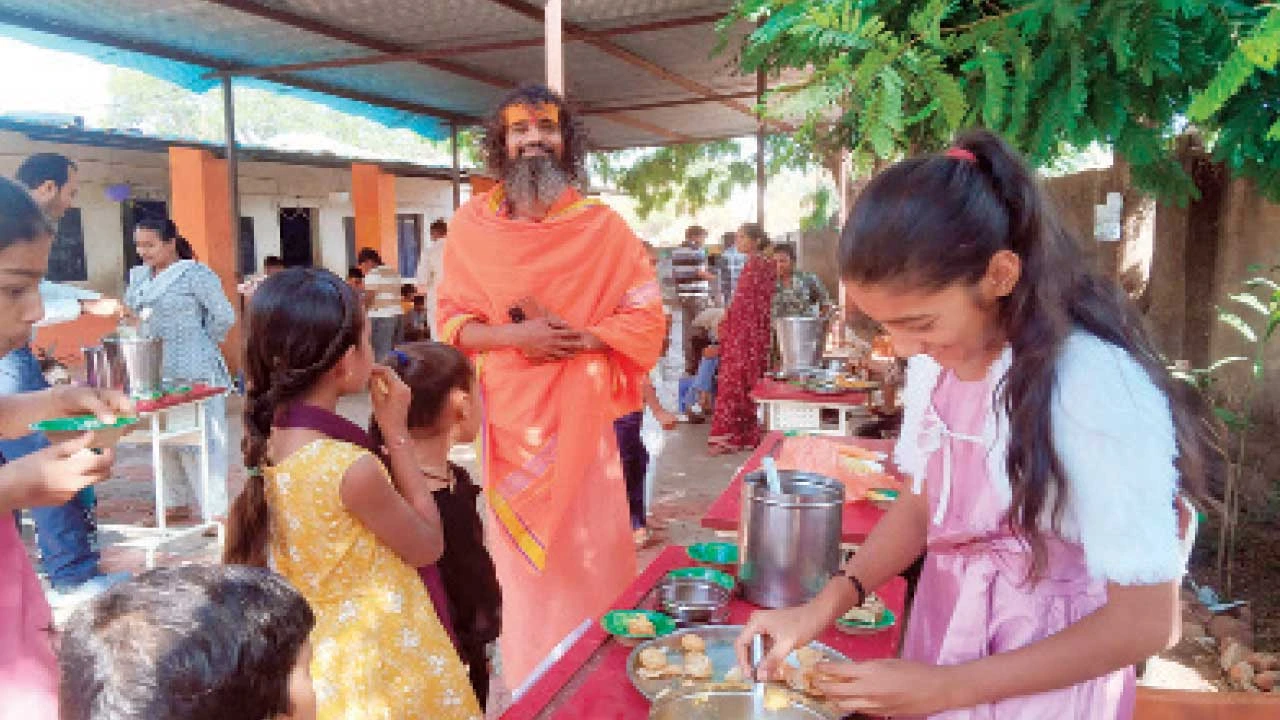 છોટા ઉદેપુર: નસવાડીની ભાખા પ્રા. શાળામાં આનંદમેળો યોજાયો.