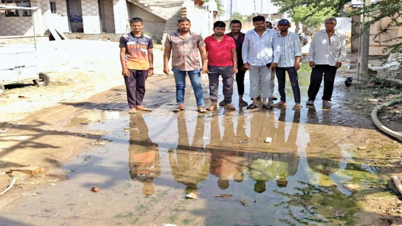 Banaskantha: ભાભર વોર્ડ-નં.2 માં કોઈએ મત માંગવા આવવું નહીં