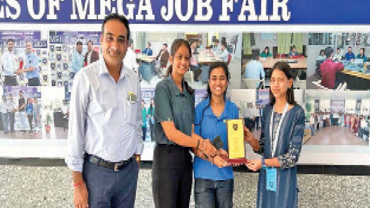 ગોધરાની મેગા જોબફેરમાં 350થી વધુ વિદ્યાર્થીઓની પસંદગી થઈ.