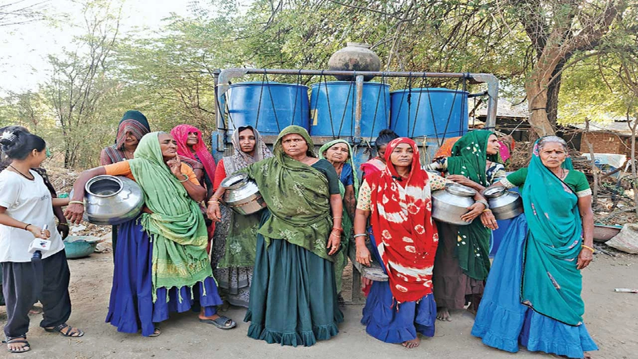 બાવળાના કેશરડી ગામે ઉનાળે પાણીની તંગી, ગ્રામજનોની હાલાકી.