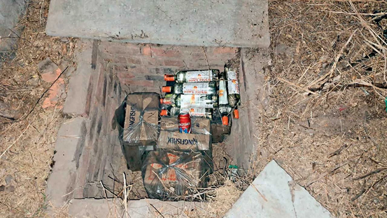 થાનના મોરથળા અને વઢવાણના નાના કેરાળા પાસે દારૂના દરોડા, પોલીસે તપાસ હાથ ધરી.