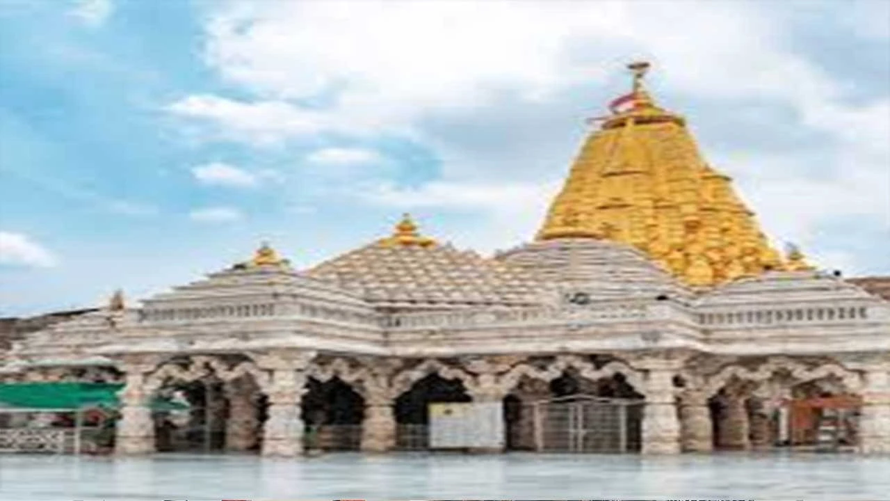 અંબાજી મંદિરમાં વૈશાખ સુદ ત્રીજથી આરતી અને દર્શનના સમયમાં બદલાવ કરાયો.