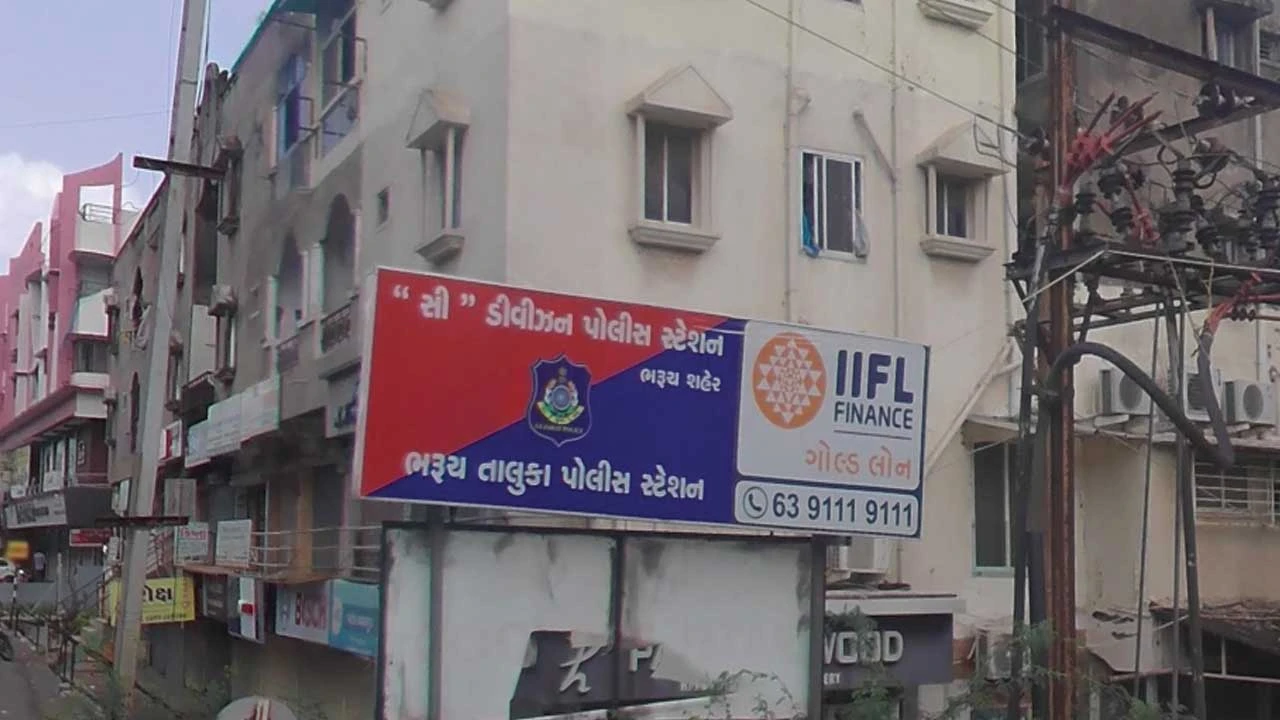 ભરૂચમાં વાહનો ખરીદી હપ્તા ન ભરી ઠગાઇ કરનારા સામે બે ફરિયાદ નોંધાઈ.