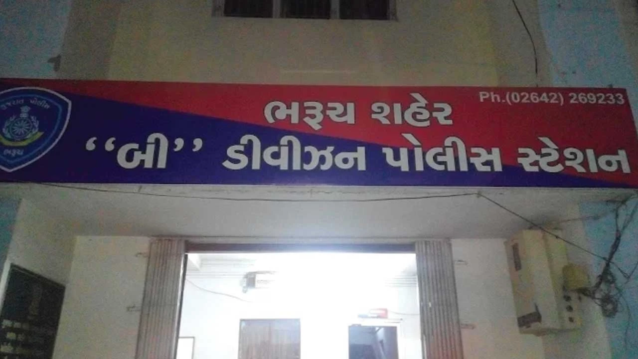 ભરૂચમાં પરવાનગી વિના સભા કરનાર Congress ઉમેદવારો સામે ફરિયાદ.