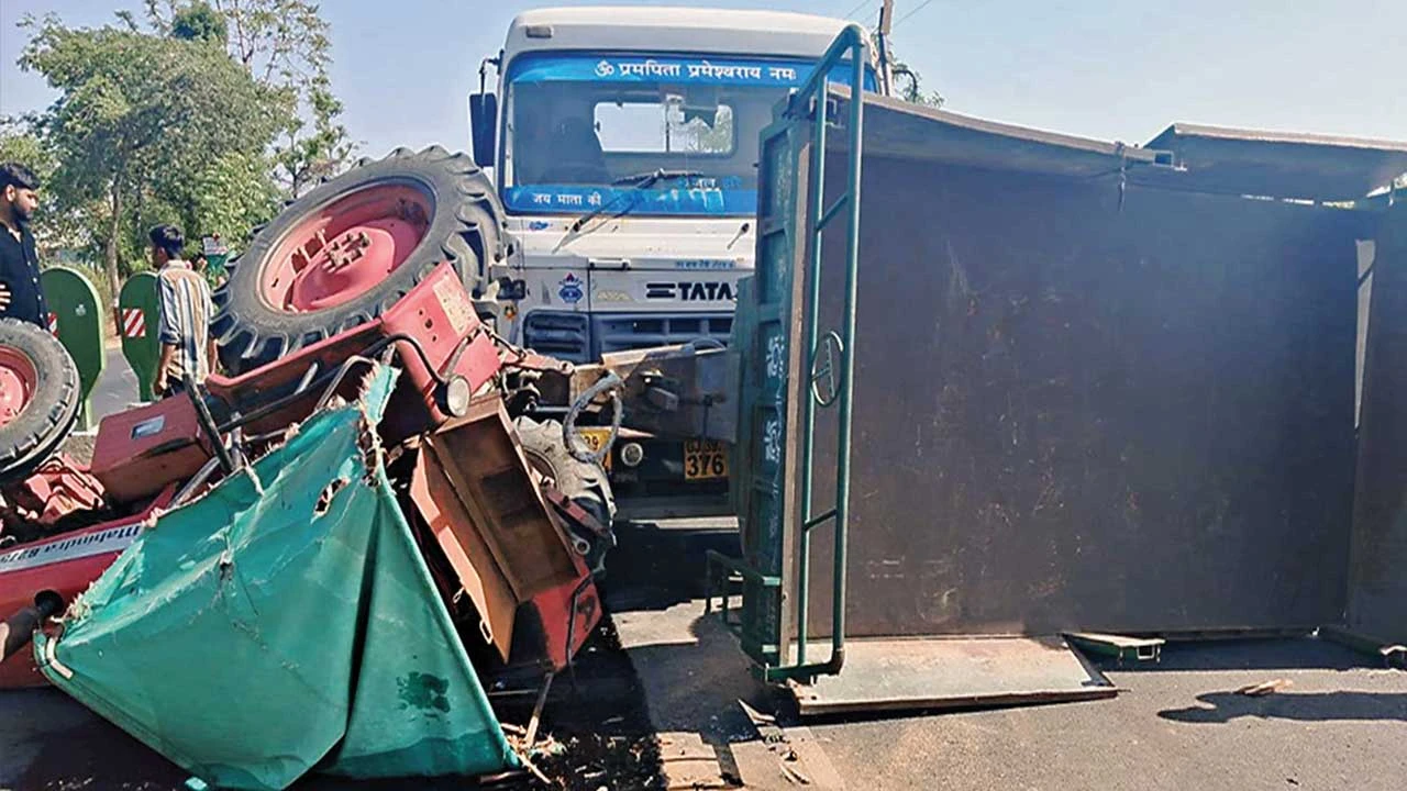 Mehsana: કડા-વિસનગર વચ્ચે રોડ ઉપર ટ્રેક્ટરને ટ્રેઈલરે ટક્કર મારતાં એકનું કમકમાટીભર્યું મોત