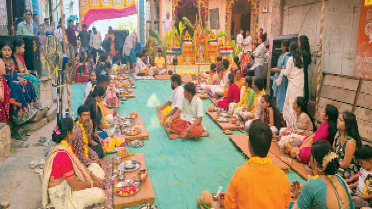 વડોદરાના શિનોર રાણાવાસમાં અંબાજી મંદિરનો 32મો પાટોત્સવ ઉજવાયો.