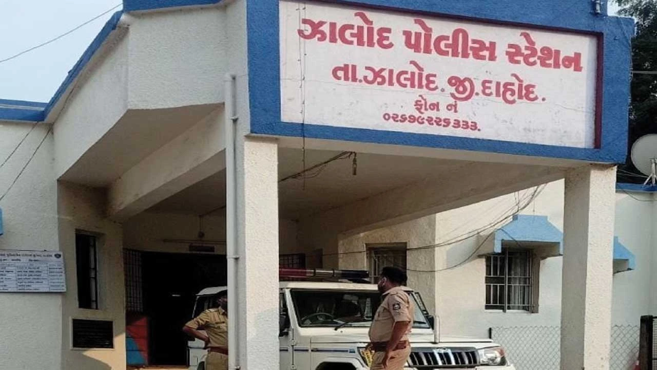 દાહોદમાં હારેલા ઉમેદવારના ટોળાનો મહિલાઓ પર જીવલેણ હુમલો.