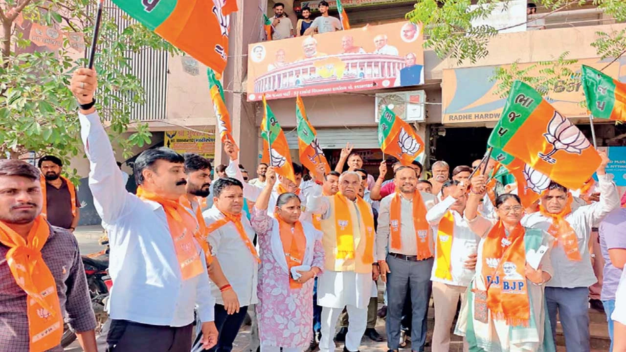 Ahmedabad: દસકોઈ તાલુકા ભાજપ દ્વારા બંગાળ અને આસામનો વિજયોત્સવ મનાવાયો