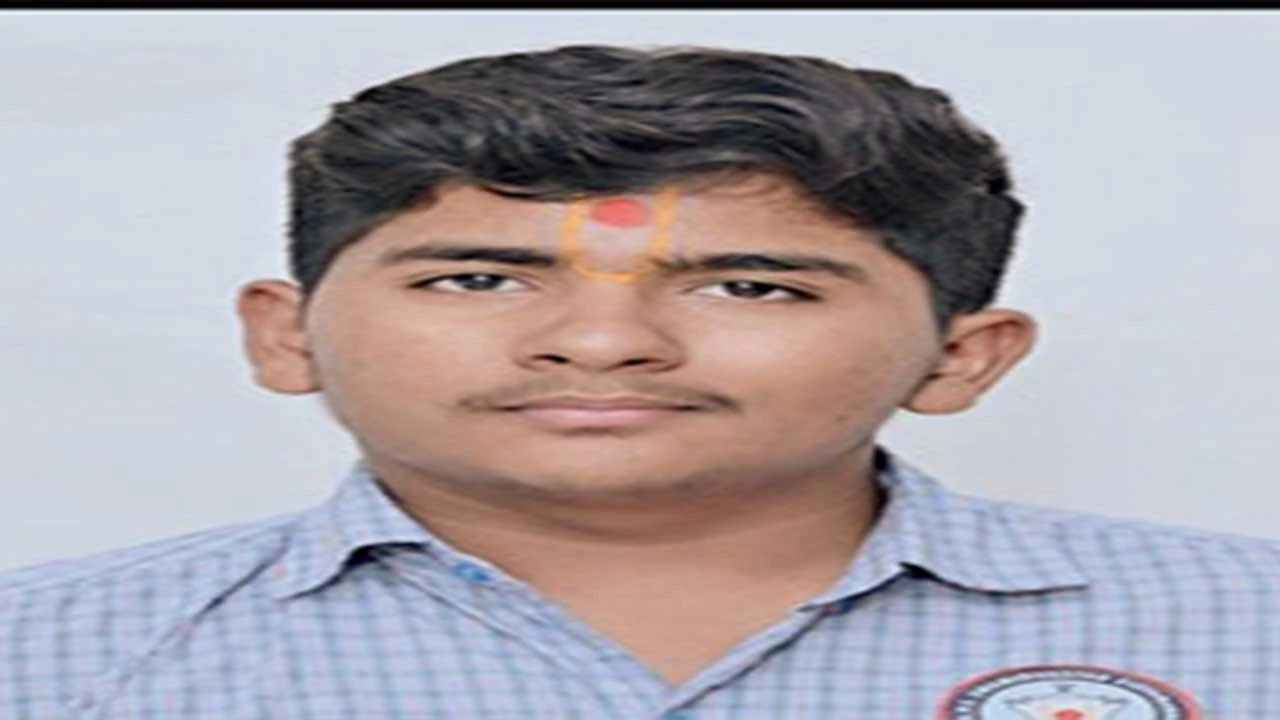 મોટી ખડોલ ગામના ઓમ જીગરભાઈ પટેલ રાજ્યમાં પ્રથમ.