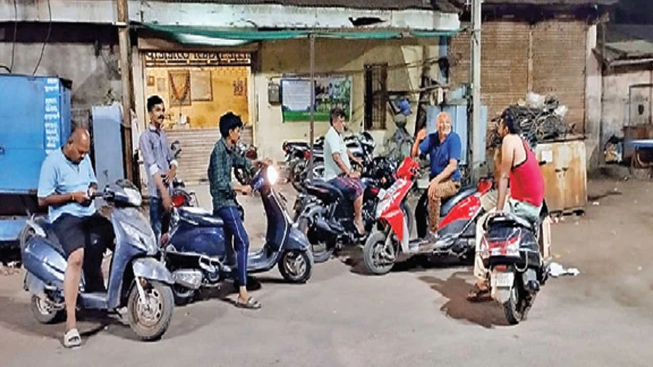 ઉમરેઠમાં ગરમીમાં વીજ ધાંધિયા, લોકોમાં તંત્ર સામે ભારે રોષ.
