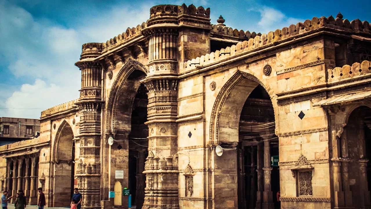 એક સામ્યવાદી મેયર: ચીન-રશિયાએ નોંધ લીધી.