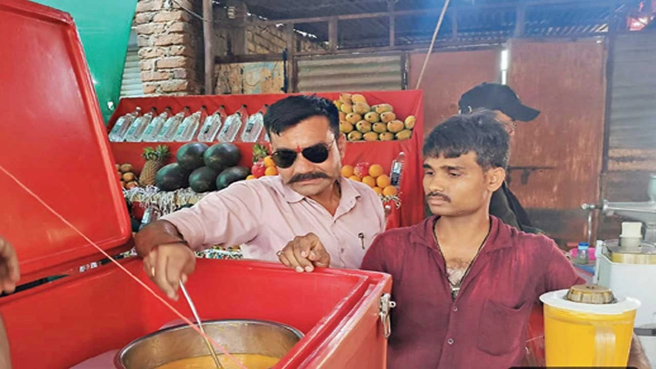 મોડાસામાં અખાધ કેરીઓનો નાશ કરી વેપારીઓને 4200 રૂપિયા દંડ કરાયો.