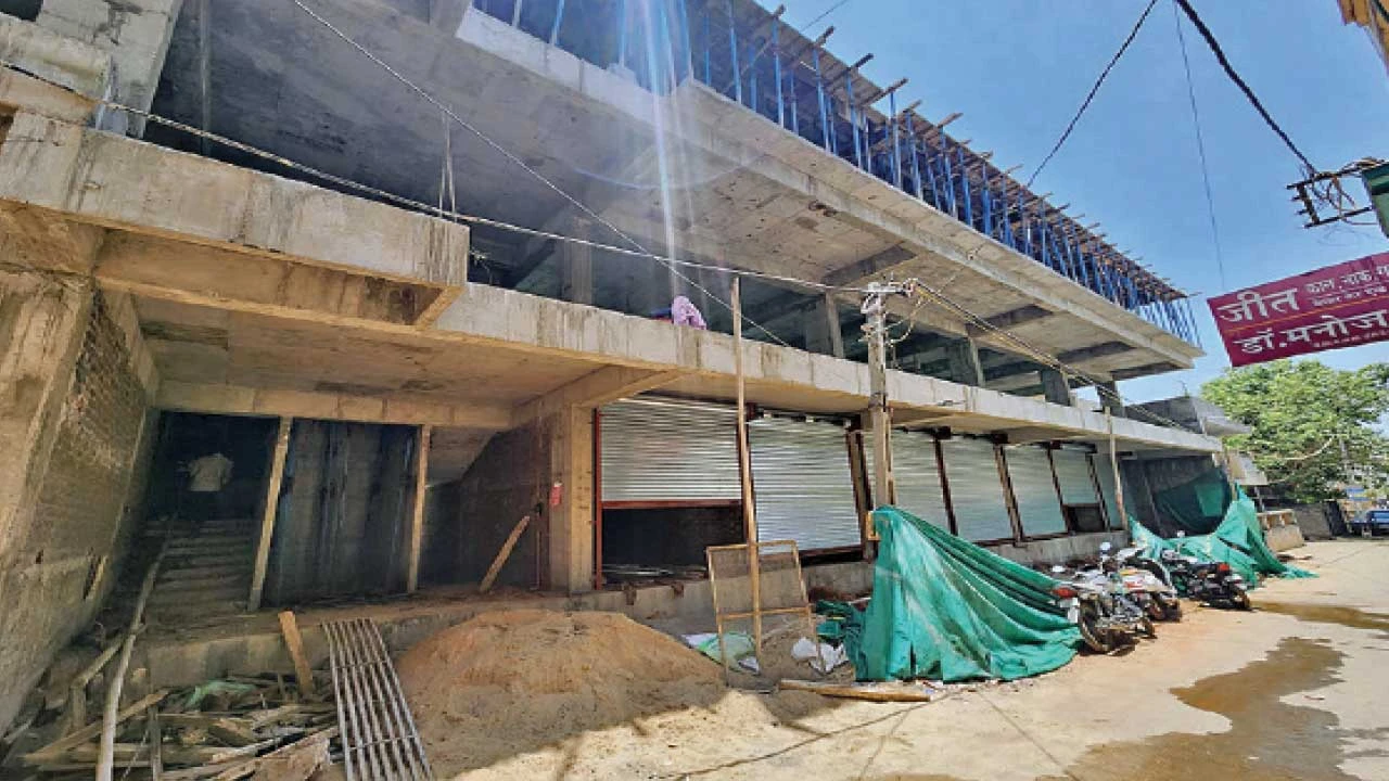 ડીસામાં 100+ ગેરકાયદે શોપિંગ સેન્ટર, 100 કરોડની સ્ટેમ્પ ડ્યુટી ચોરીની શંકા.