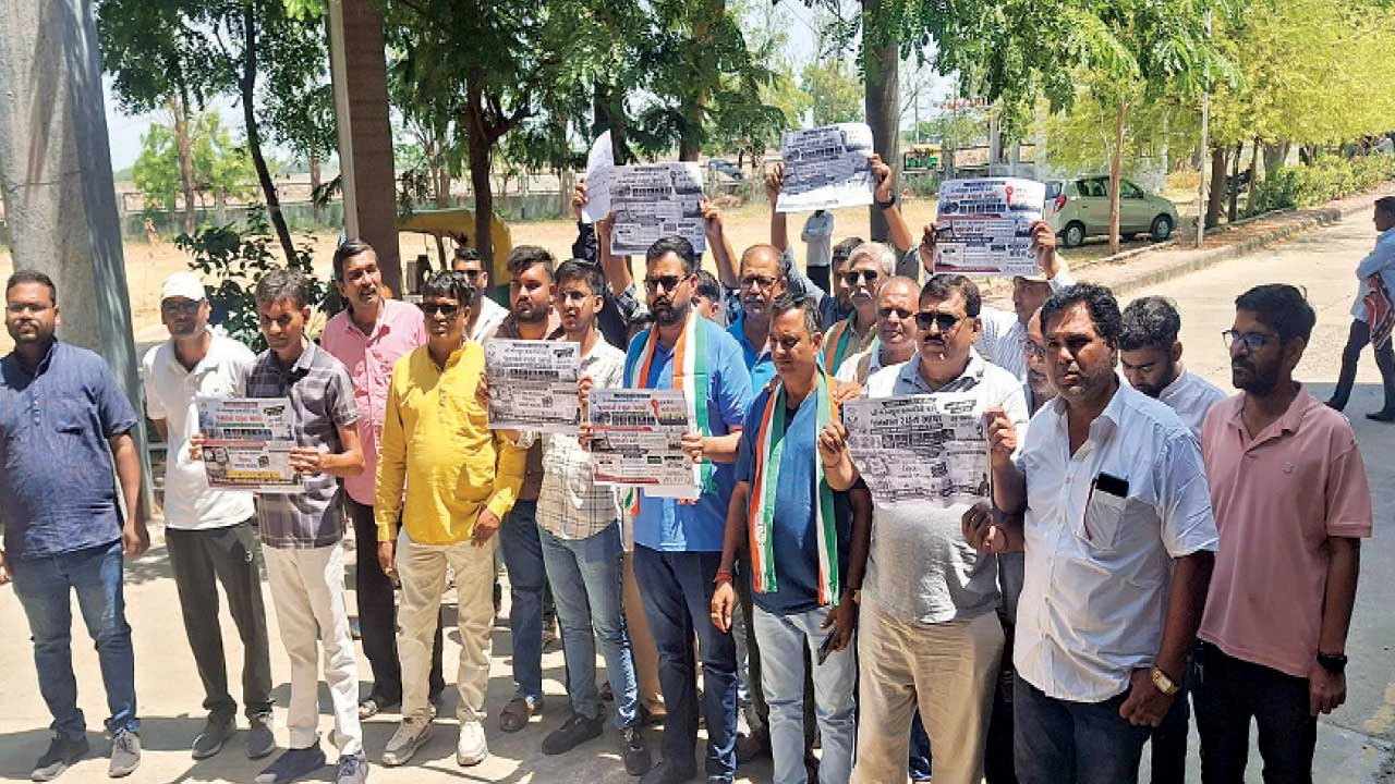 કરજણમાં NEET પેપર લીક તપાસ અને પ્રી-મોન્સૂન કામગીરી માટે રજૂઆત.