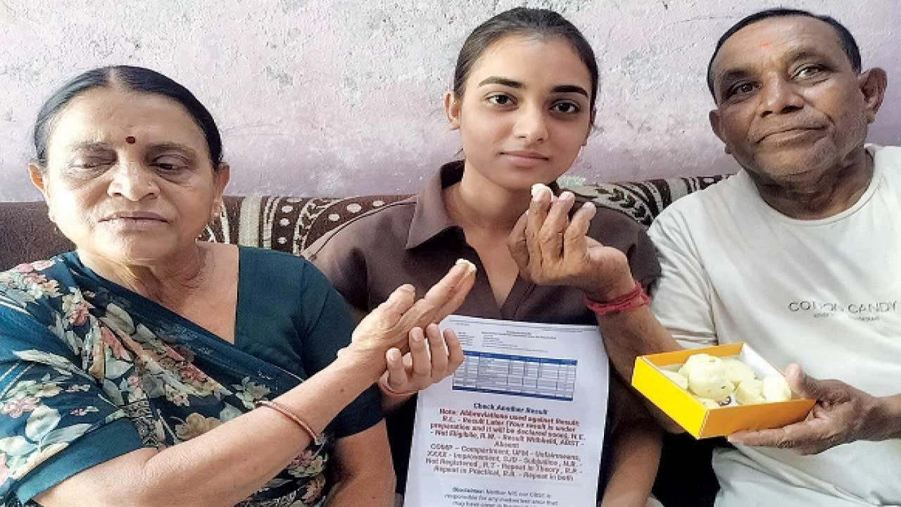 Vadodara: વડેલીના શિક્ષકની પુત્રીએ ધો.12 સાયન્સCBSEમાં 94 ટકા ગુણ મેળવ્યાં