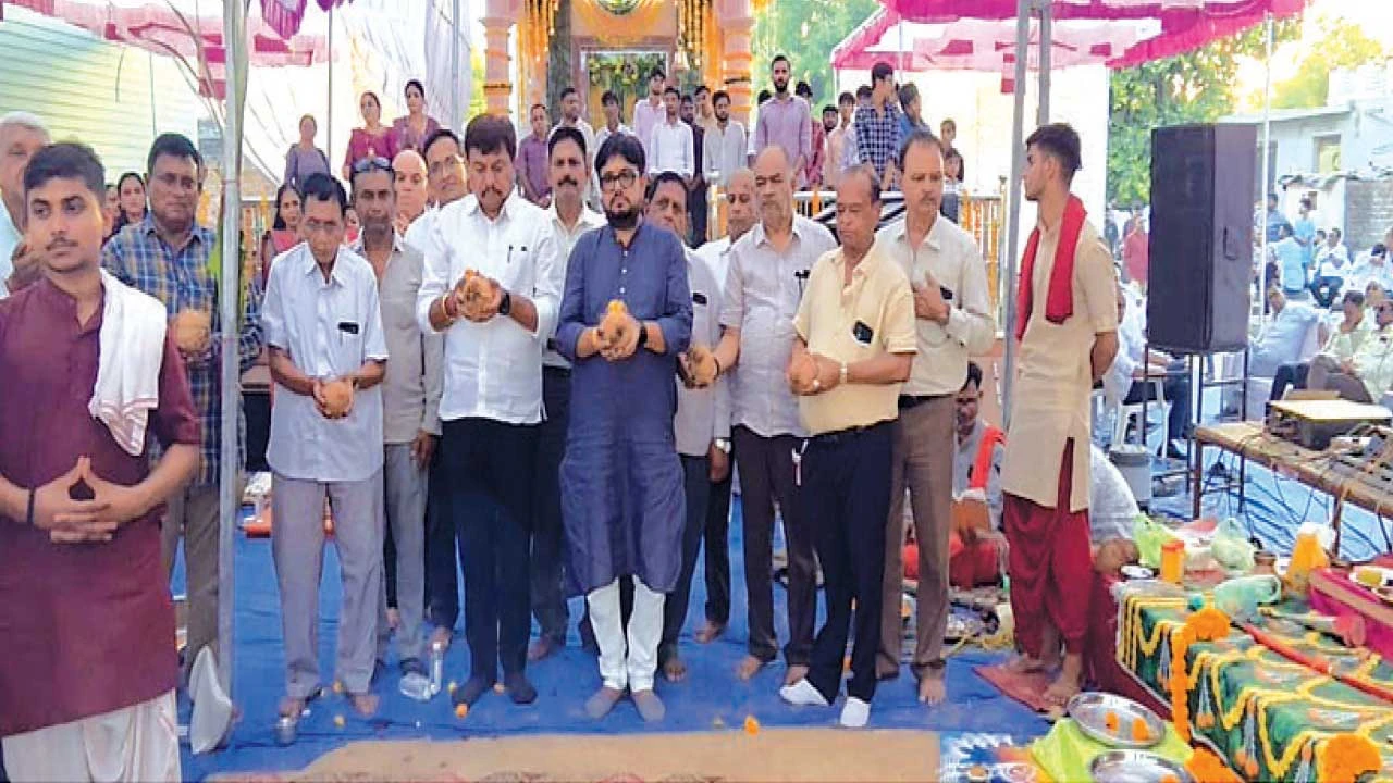 અંકલેશ્વરમાં બોરમાં પીળું પાણી: રહીશોમાં ચિંતા.