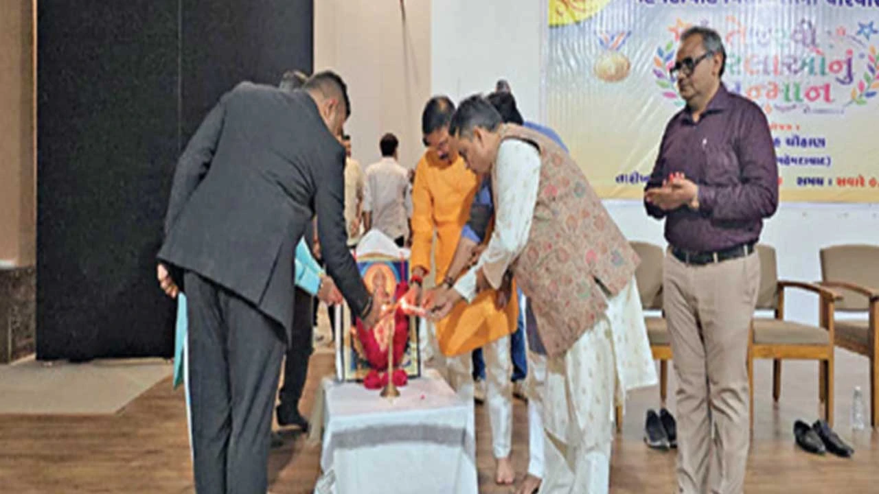 Kheda: મહેમદાવાદ વિધાનસભા વિસ્તારના 251થી વધુ તેજસ્વી તારલાઓનું સન્માન કરાયું
