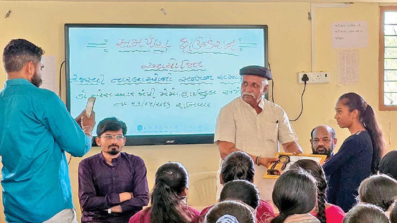 દાહોદના સંજેલીની ડૉ.શિલ્પન જોશી મેમોરિયલ સ્કૂલના તેજસ્વી તારલાઓનું સન્માન