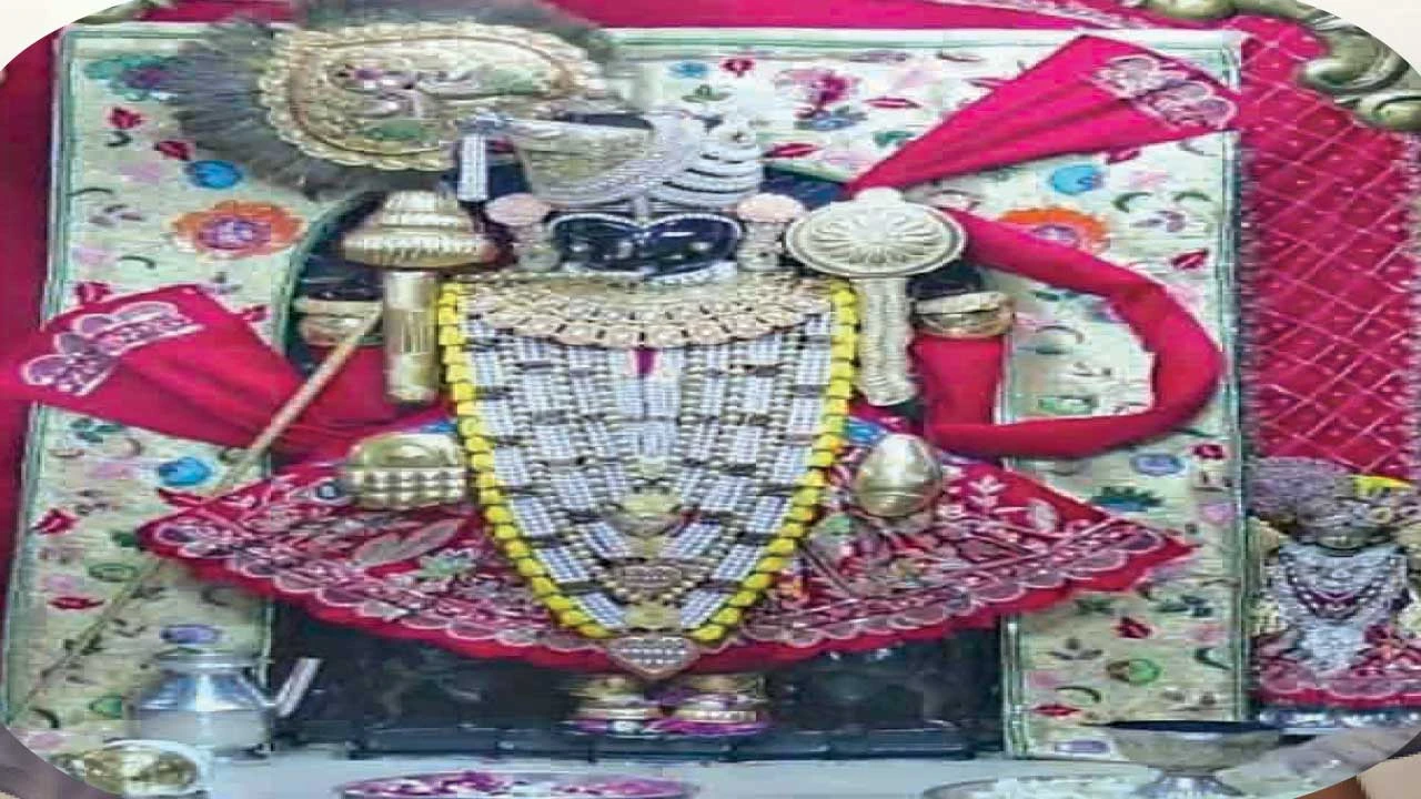 અધિક માસની પૂર્ણિમાએ દ્વારકામાં ગોમતી સ્નાન અને ઠાકોરજીના દર્શન કરવા હજારો ભાવિકો ઉમટયા