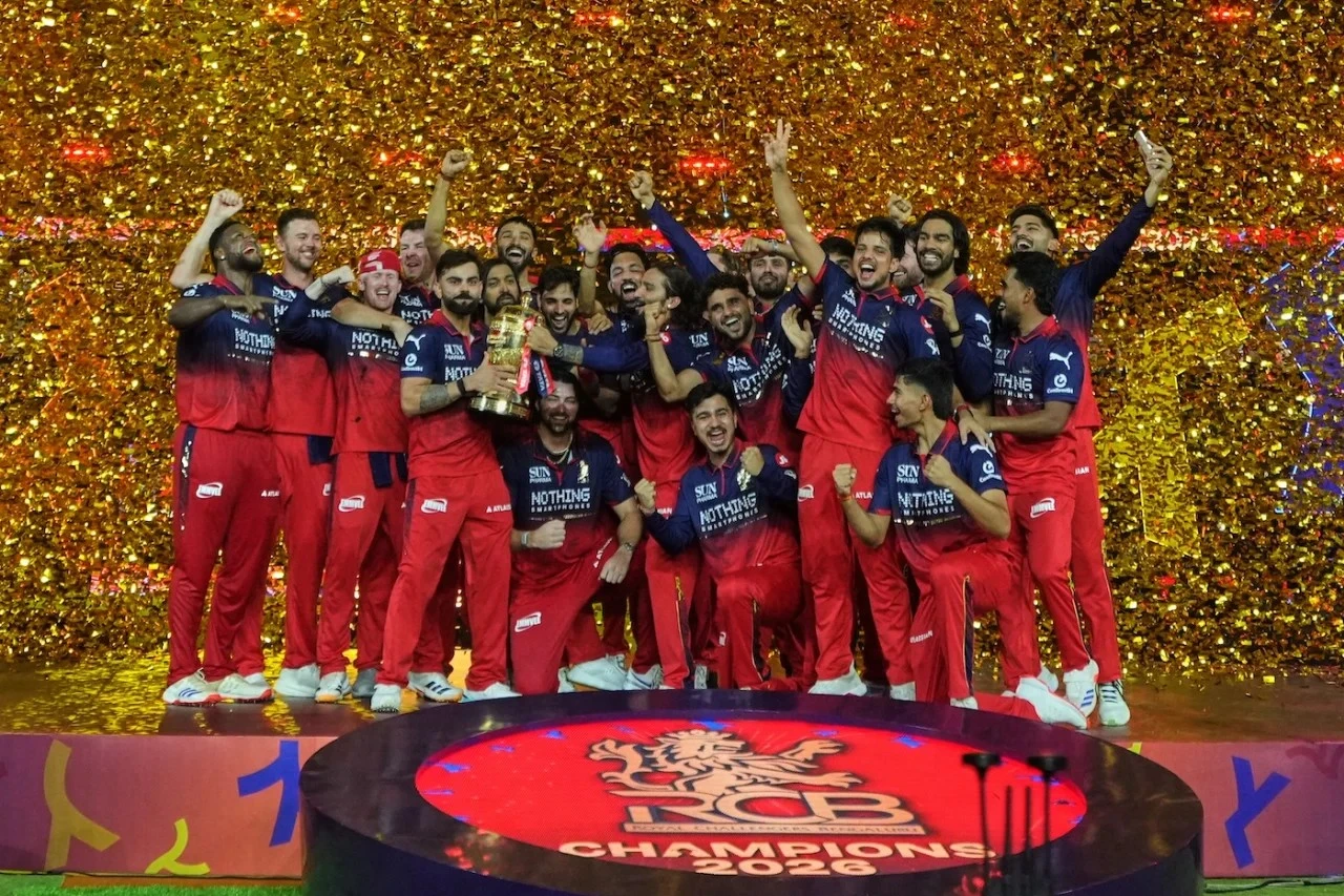 RCB ટ્રોફી સમર્પણ: લાગણીપૂર્વક સ્મરણ કે પબ્લિસિટી સ્ટંટ?