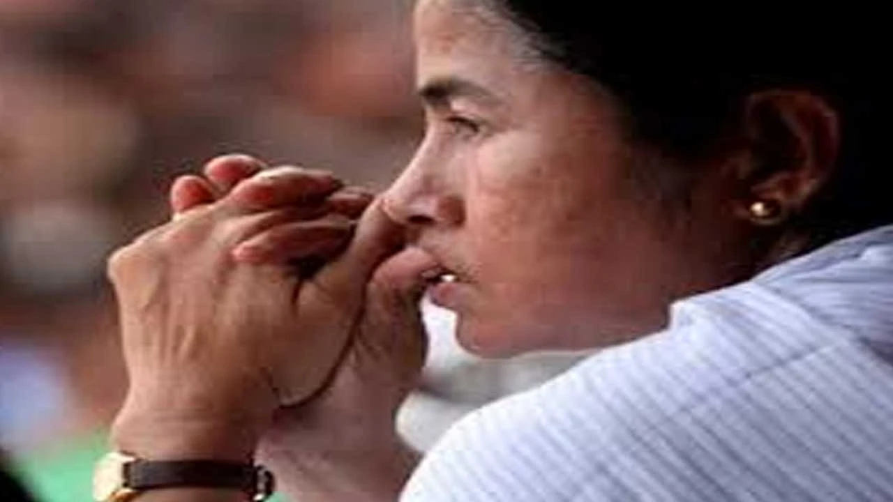 પશ્ચિમ બંગાળમાં મમતા બેનરજીની TMC માં મોટું રાજકીય સંકટ