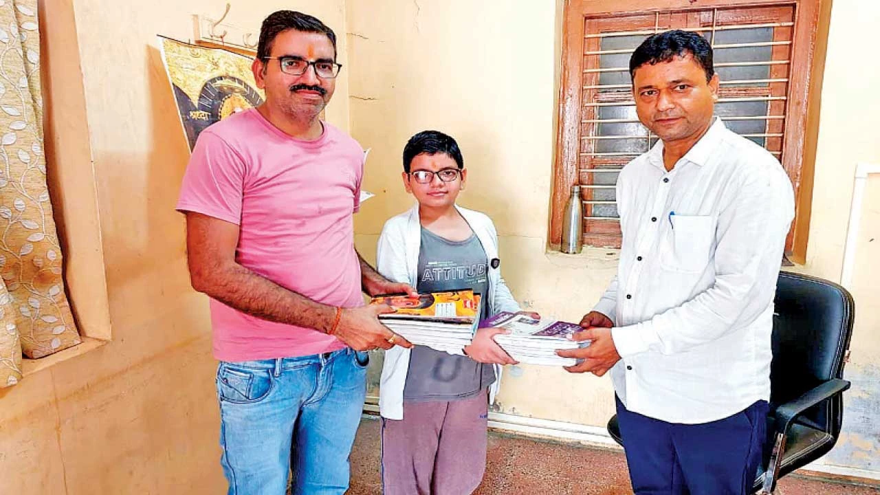 ગોધરા સહિત પંચમહાલ જિલ્લામાં 'પસ્તીદાનથી વિદ્યાદાન' અભિયાનનો પ્રારંભ કરાયો