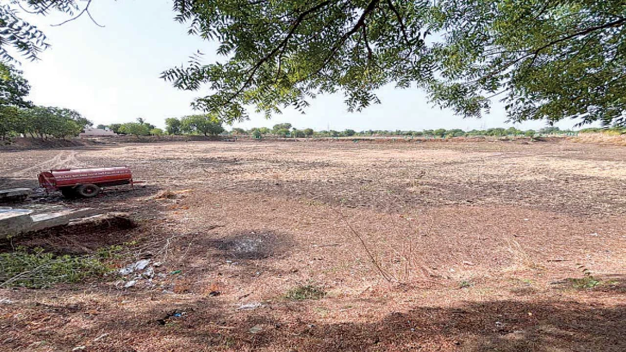ભરૂચ: તંત્ર દ્વારા લાખોનો ખર્ચ છતાં અછાલીયાનું તળાવ ખાલીખમ.