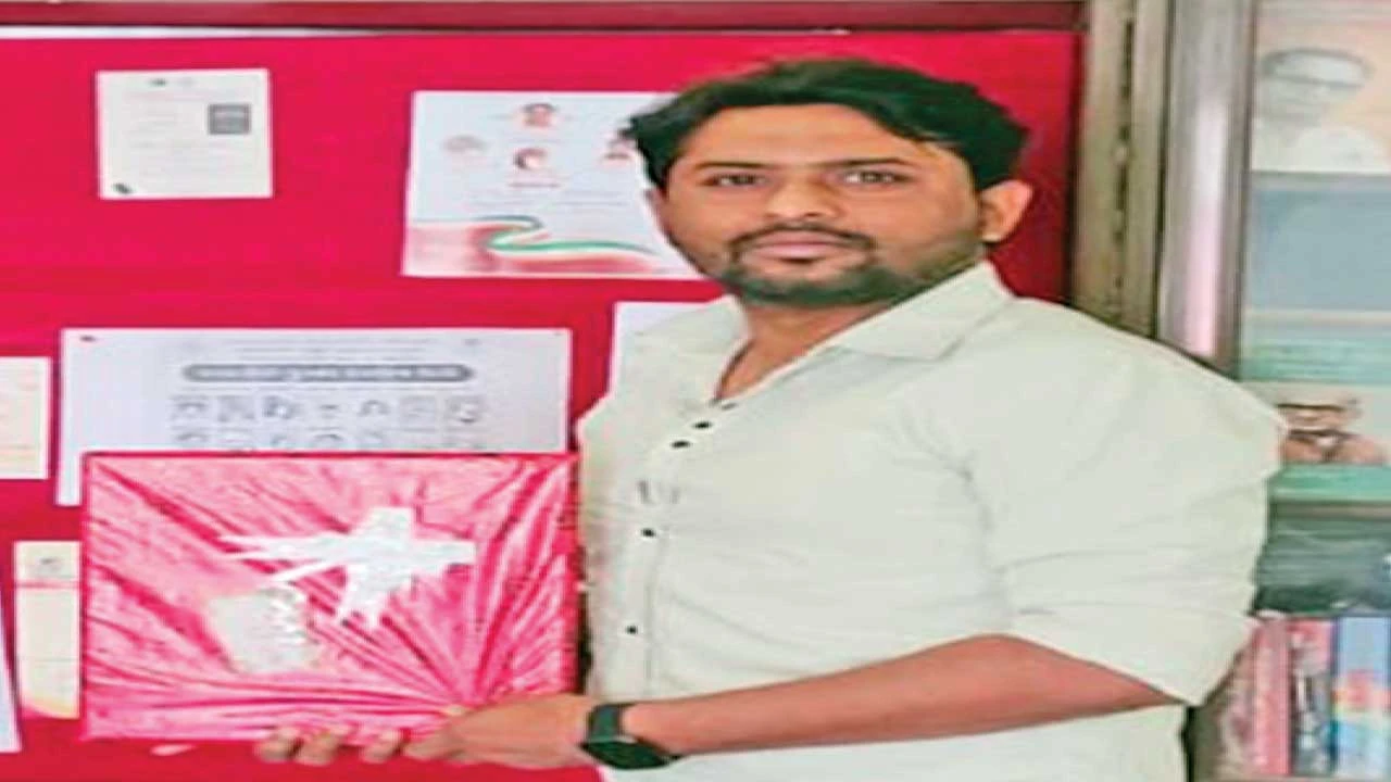 મહીસાગર: આચાર્યએ નવું પુસ્તક તૈયાર કર્યું.